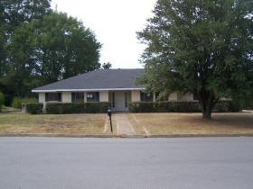 2405 SHEFFIELD DR, PINE BLUFF, AR Main Image