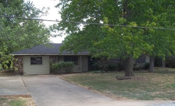 1026 S Jerry Ave, Fayetteville, AR Main Image