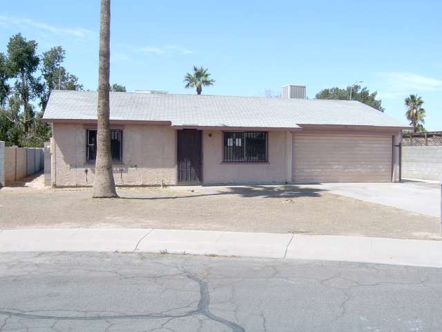6742 W Earll Drive, Phoenix, AZ Main Image
