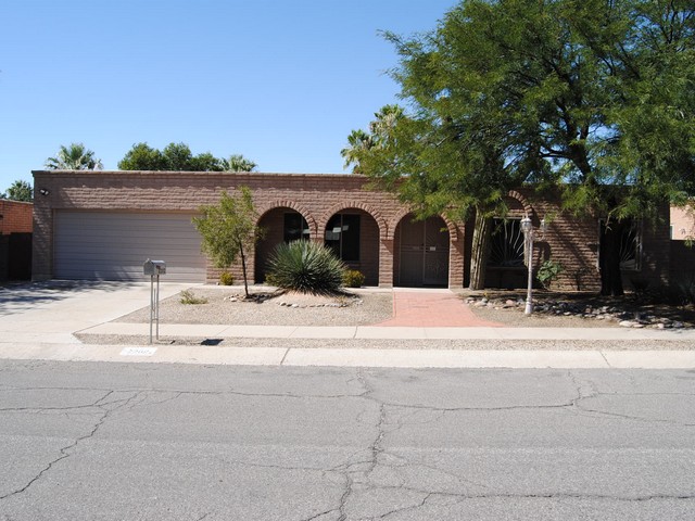 2202 S Darling Avenue, Tucson, AZ Main Image