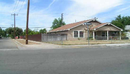 205 East Whitesbridge Avenue, Fresno, CA Main Image