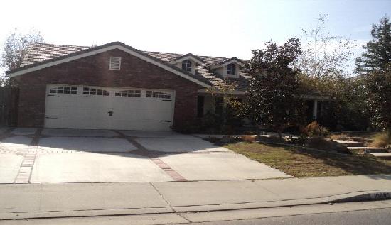 10605 Gold Cup Ln, Bakersfield, CA Main Image