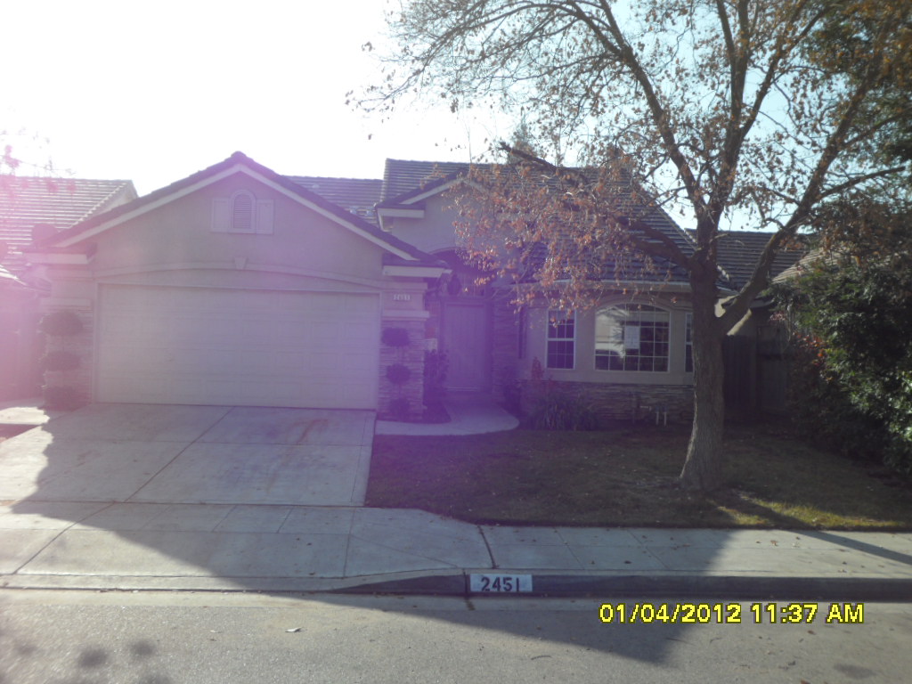 2451 East Fox Glen, Fresno, CA Main Image