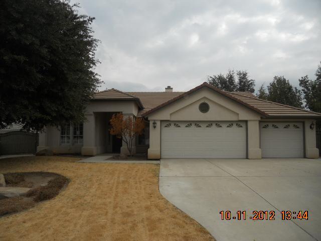 443 W Fallbrook Ave, Clovis, California  Main Image