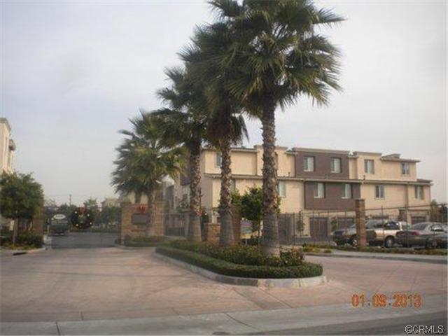 500 N Willowbrook Ave Unit M8, Compton, California  Main Image