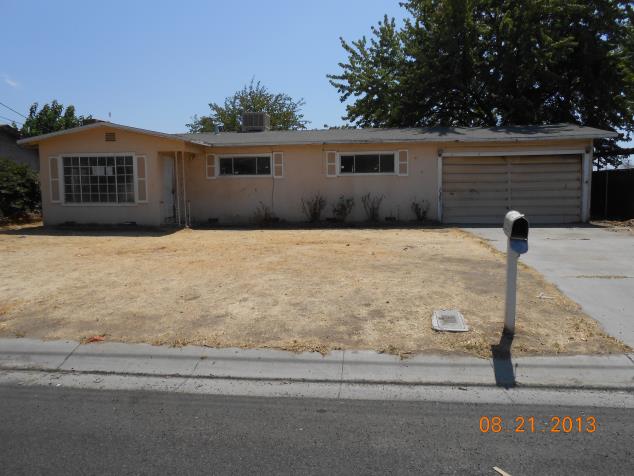 1337 W Roby Ave, Porterville, CA Main Image