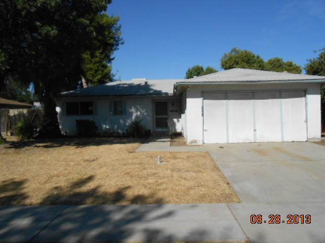 3861 N Renn Ave, Fresno, California  Main Image