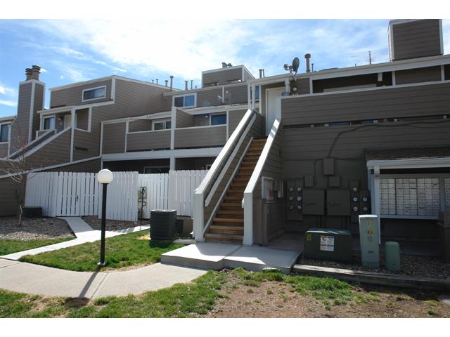 1762 S Trenton St Apt 10, Denver, CO Main Image