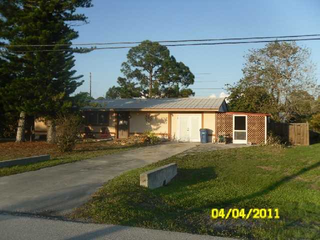 20661 Pine Tree Ln, Estero, FL Main Image