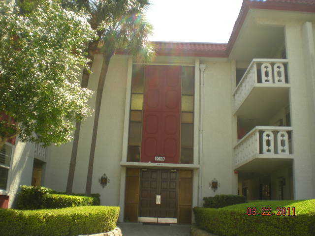 1009 Pearce Dr Unit 302, Clearwater, FL Main Image