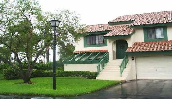 22 Lexington Lane West Unit E, Palm Beach Gardens, FL Main Image