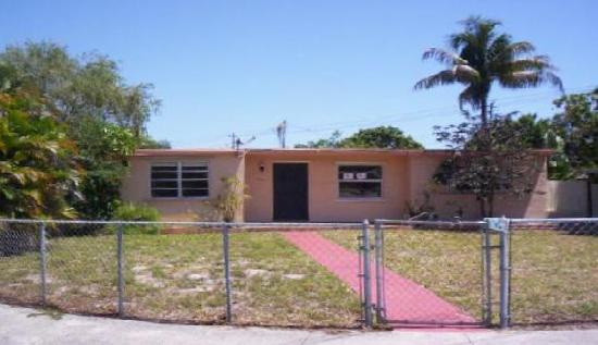 6281 E 4th Ave, Hialeah, FL Main Image