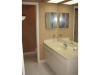 21e Lexington Lane West Apt E Bldg 21, Palm Beach Gardens, Florida  Image #4871770