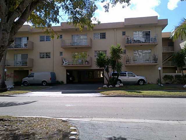 3522 Ne 171st St Apt 305, North Miami Beach, Florida  Main Image