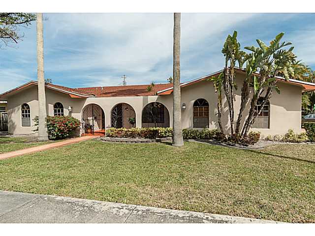 19901 HIGHLAND LAKES BL, Miami, Florida Main Image