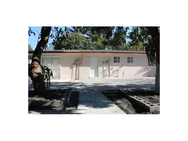 5020 NW 199 ST, Miami, Florida Main Image