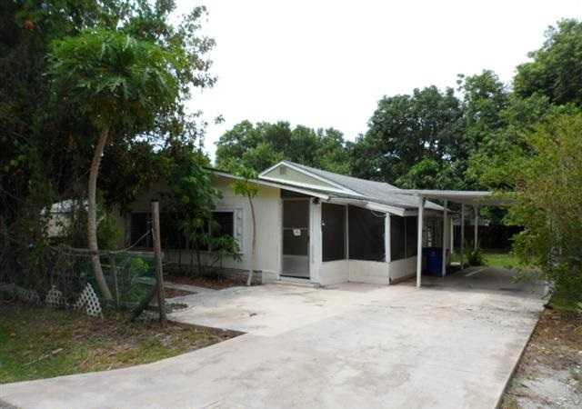 462 San Bernardino St, North Fort Myers, Florida  Main Image