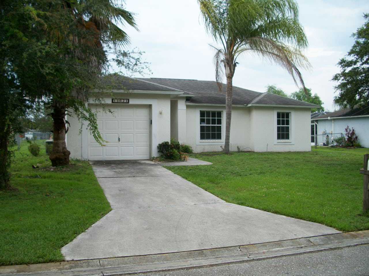 15621 Sunny Crest Ln, Fort Myers, Florida  Main Image