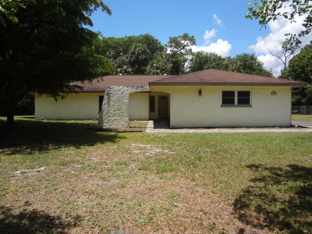 8239 W Jamestown Cir, North Fort Myers, Florida  Main Image