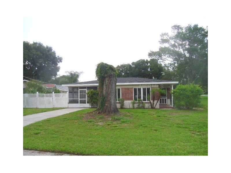 106 Emily Ln, Brandon, Florida  Main Image