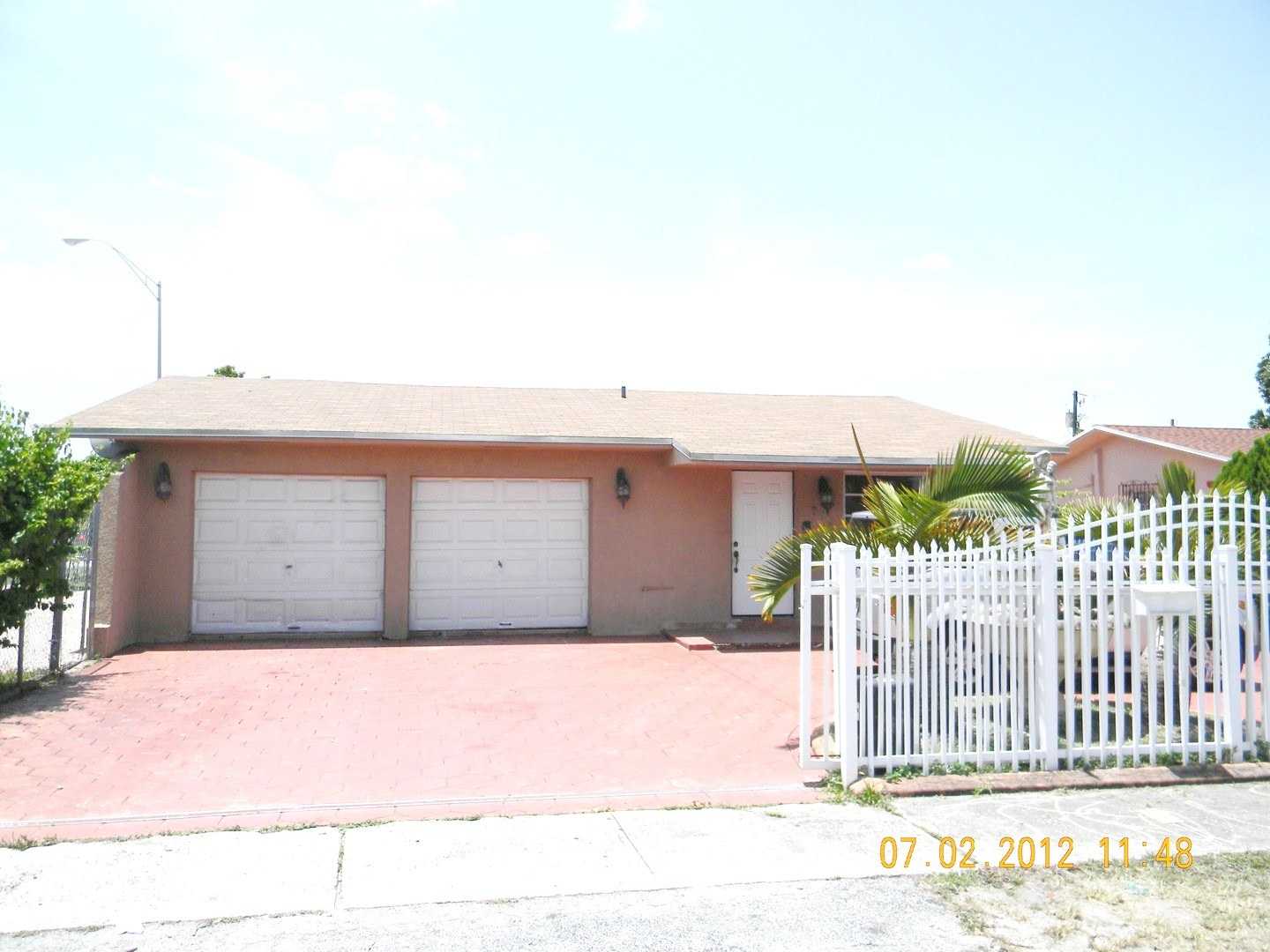 790 E 39th St, Hialeah, Florida  Main Image