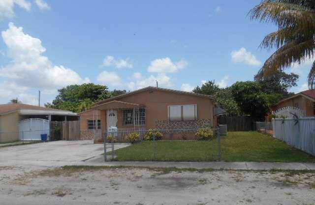 571 E 55th St, Hialeah, Florida  Main Image