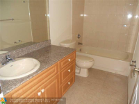 4201 E Stonecreek Cir # 23, Davie, Florida Image #7498349