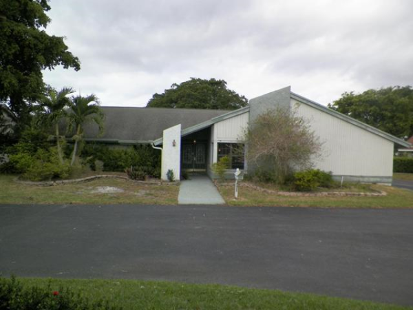 921 Bayberry Point Dr, Plantation, FL Main Image