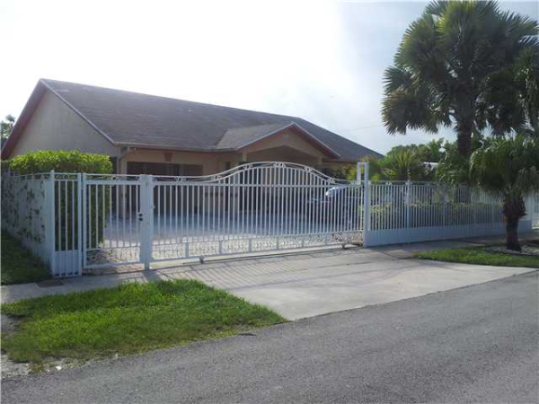 5825 SW 113 PL, Miami, Florida Main Image