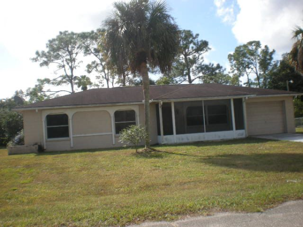 313 Lincoln Blvd, Lehigh Acres, FL Main Image