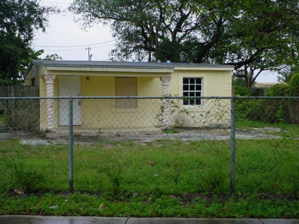 14275 Nw 21st Ct, Opa Locka, FL Main Image