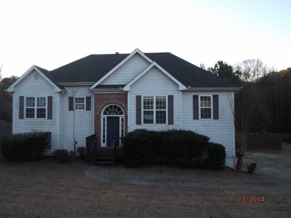 624 Weaver Falls Court, Loganville, GA Main Image