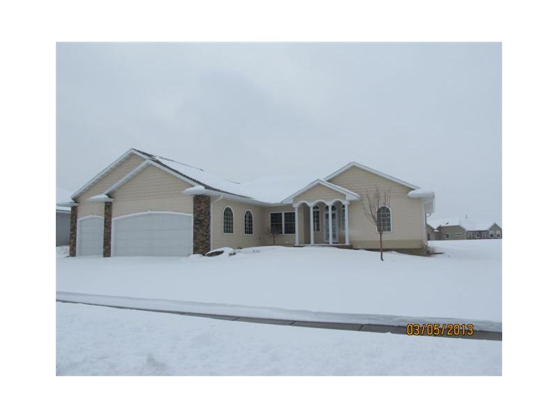 5810 Woodbridge Crst, Marion, Iowa  Main Image