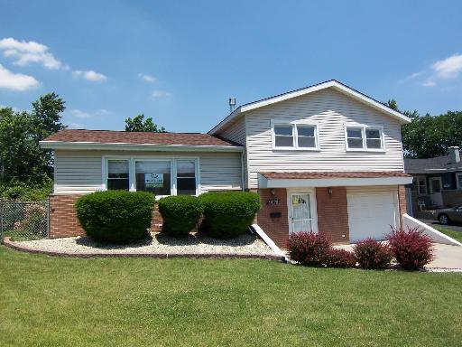 9028 W 89th St, Hickory Hills, IL Main Image