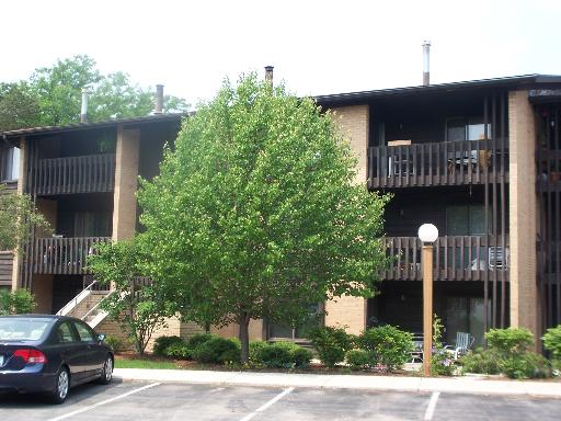 6103 Knoll Valley Dr Apt 201, Willowbrook, IL Main Image