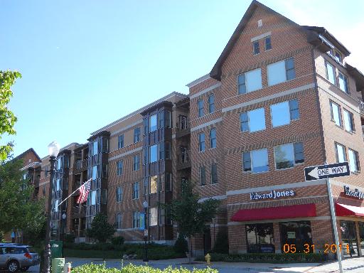 930 Curtiss St Unit 310, Downers Grove, IL Main Image