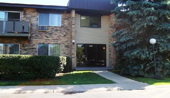 2622 North Windsor Drive Unit 103, Arlington Heights, IL Main Image