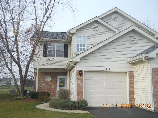1516 Golfview Ct, Glendale Heights, Illinois  Main Image