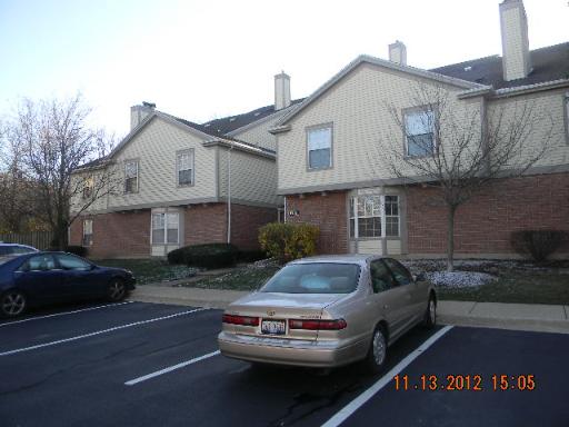 137 White Oak Ct Apt 8, Schaumburg, Illinois  Main Image