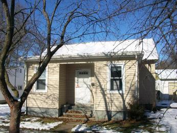 624 W 3rd Street, Flora, IL Main Image