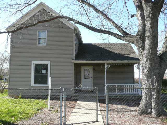501 N Clinton St, Middletown, Illinois  Main Image