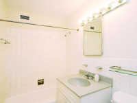 555 W Cornelia Ave Apt 707, Chicago, Illinois  Image #5524592