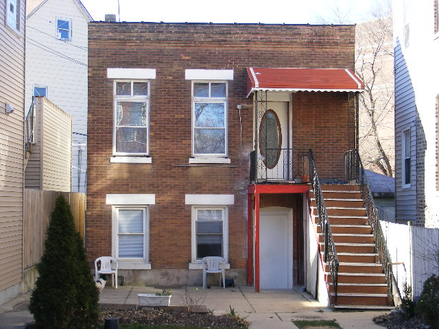 2034 Point St, Chicago, IL Main Image