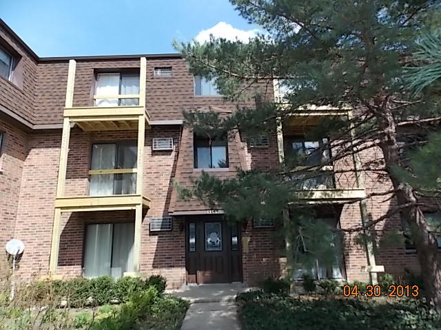 4154 Central Rd Apt 2n, Glenview, Illinois  Main Image