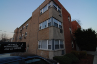 photo for 2400 W Balmoral Ave Apt 1c