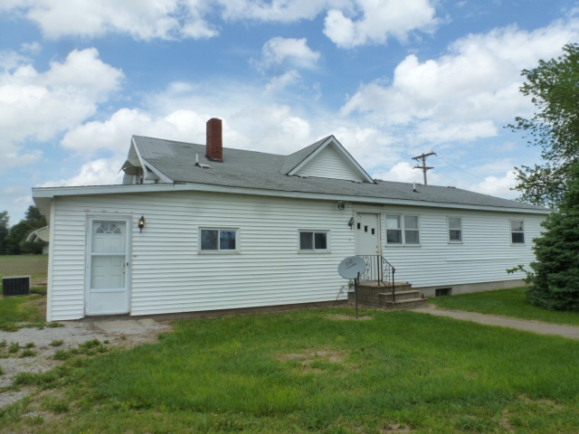 751 600th Ave, Elkhart, IL Main Image