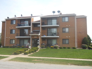 7315 West 157th Street Apartment 3B, Orland Park, IL Main Image