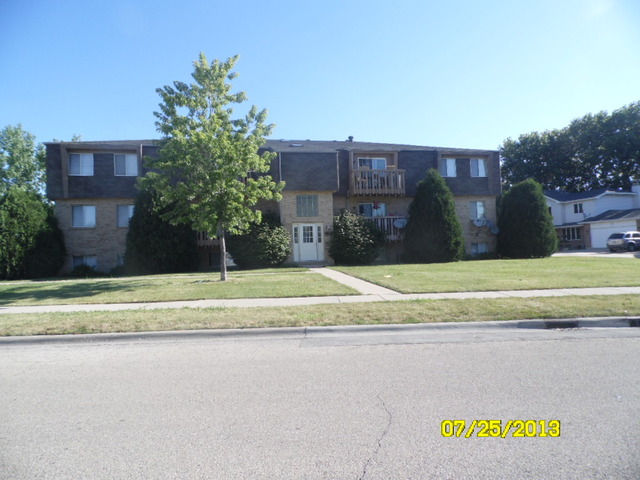 2390 Bicentennial Ave # 7, Crest Hill, Illinois  Main Image