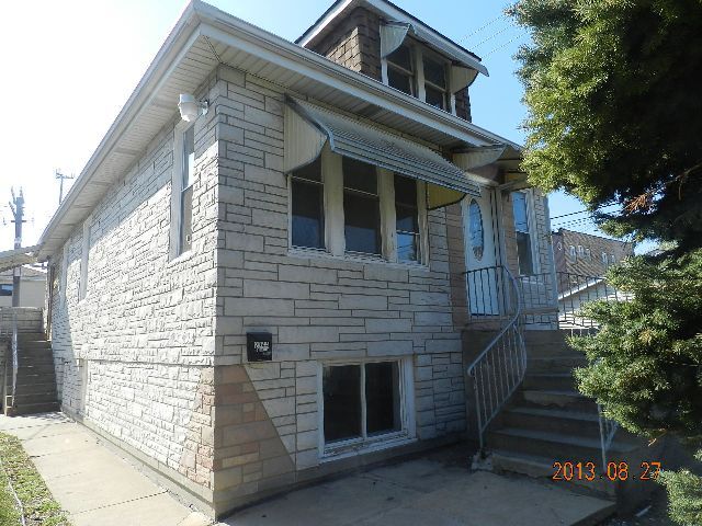 2744 N Mobile Ave, Chicago, Illinois  Main Image