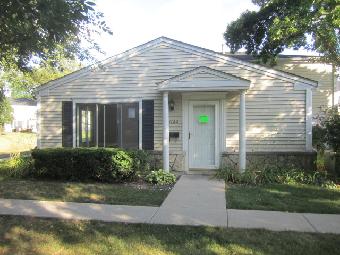 1122 Cove Drive Unit 219a, Prospect Heights, IL Main Image